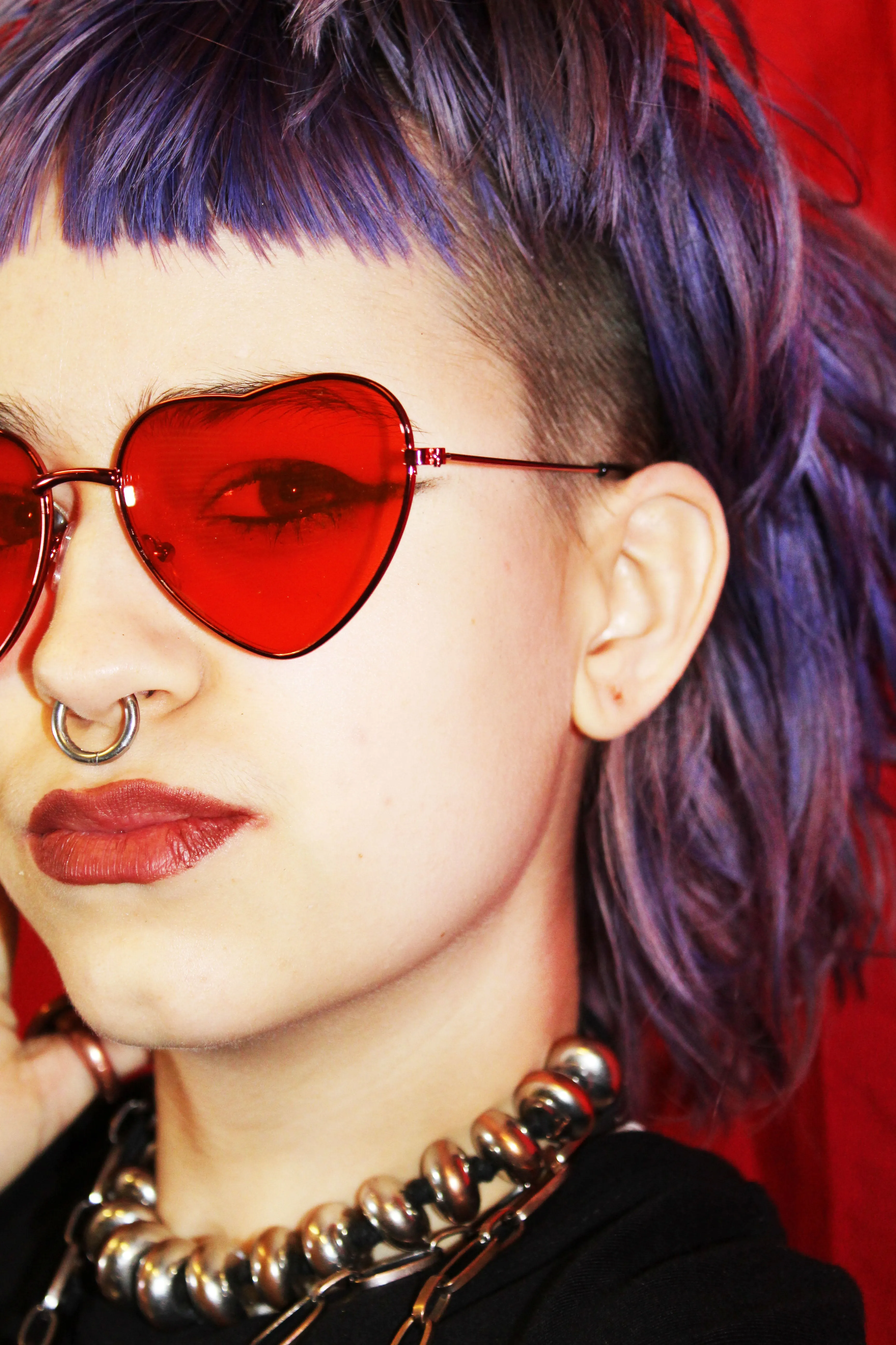 RED HEART SHAPED SUNGLASSES