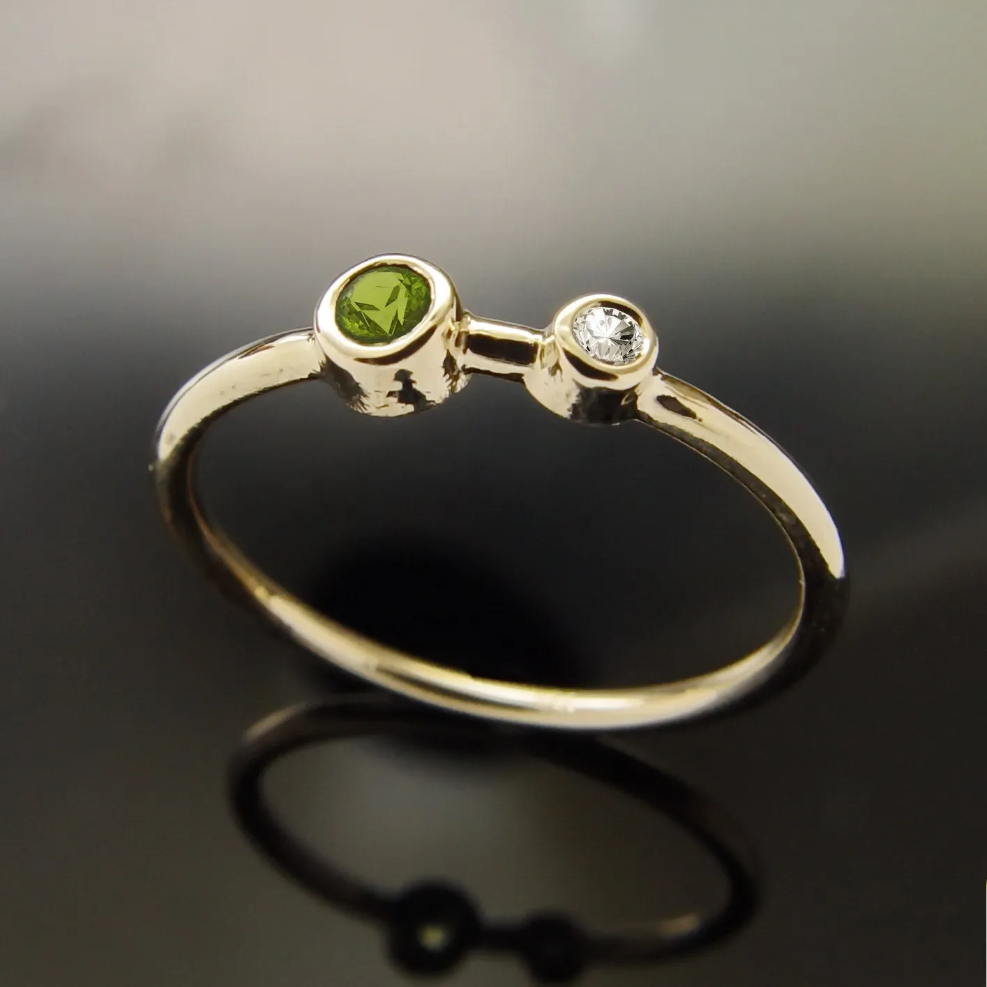 RG1803-4 Peridot and Diamond Gold ring